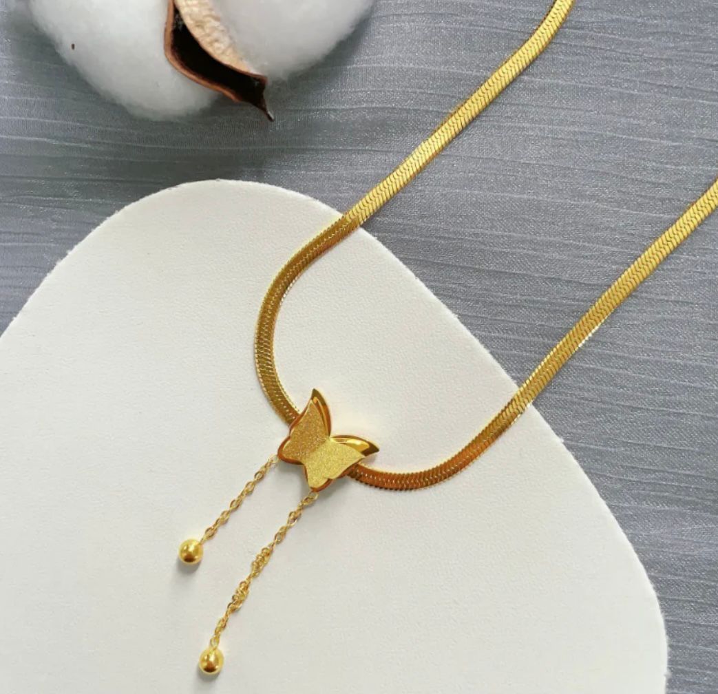 BUTTERFLY SNAKE CHAIN NECKLACE