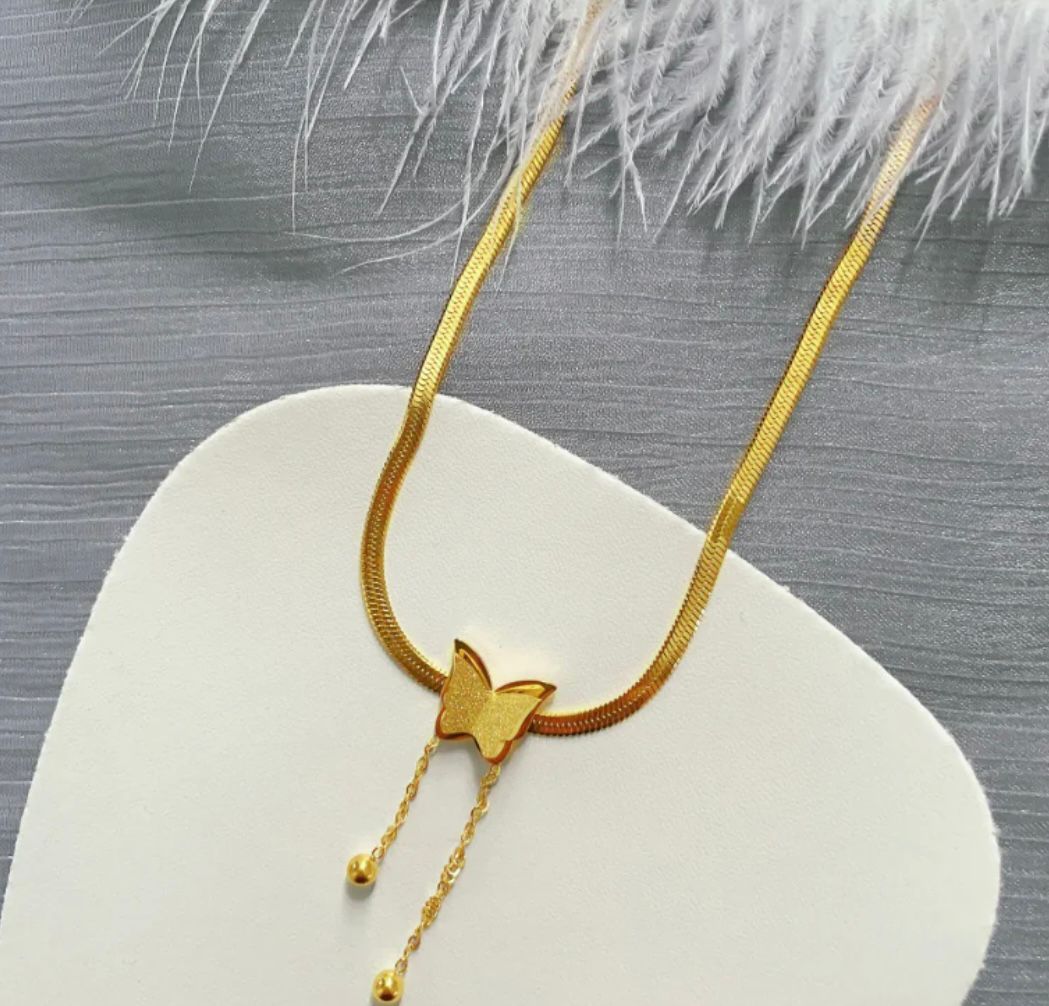BUTTERFLY SNAKE CHAIN NECKLACE