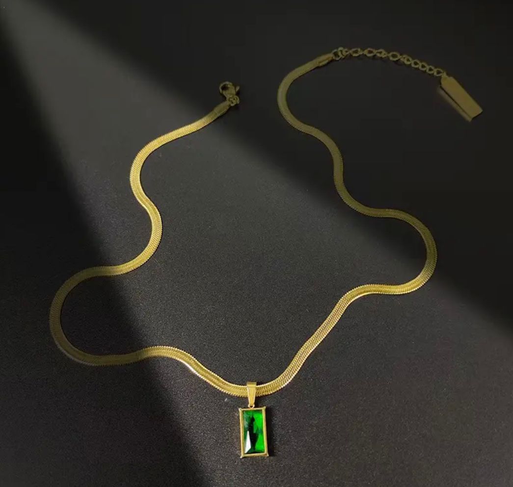 GREEN CUBIC ZIRCONIA CZ FLAT SNAKE CHAIN NECKLACE