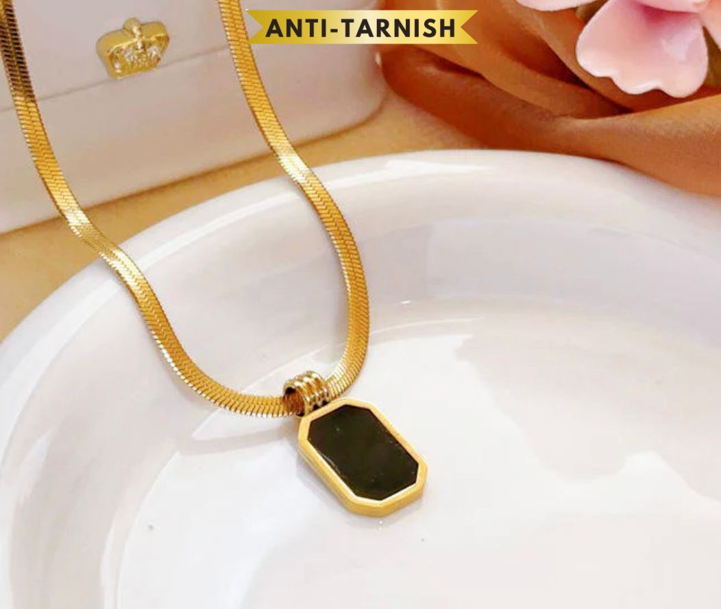 BLACK RECTANGLE PENDANT SNAKE CHAIN NECKLACE