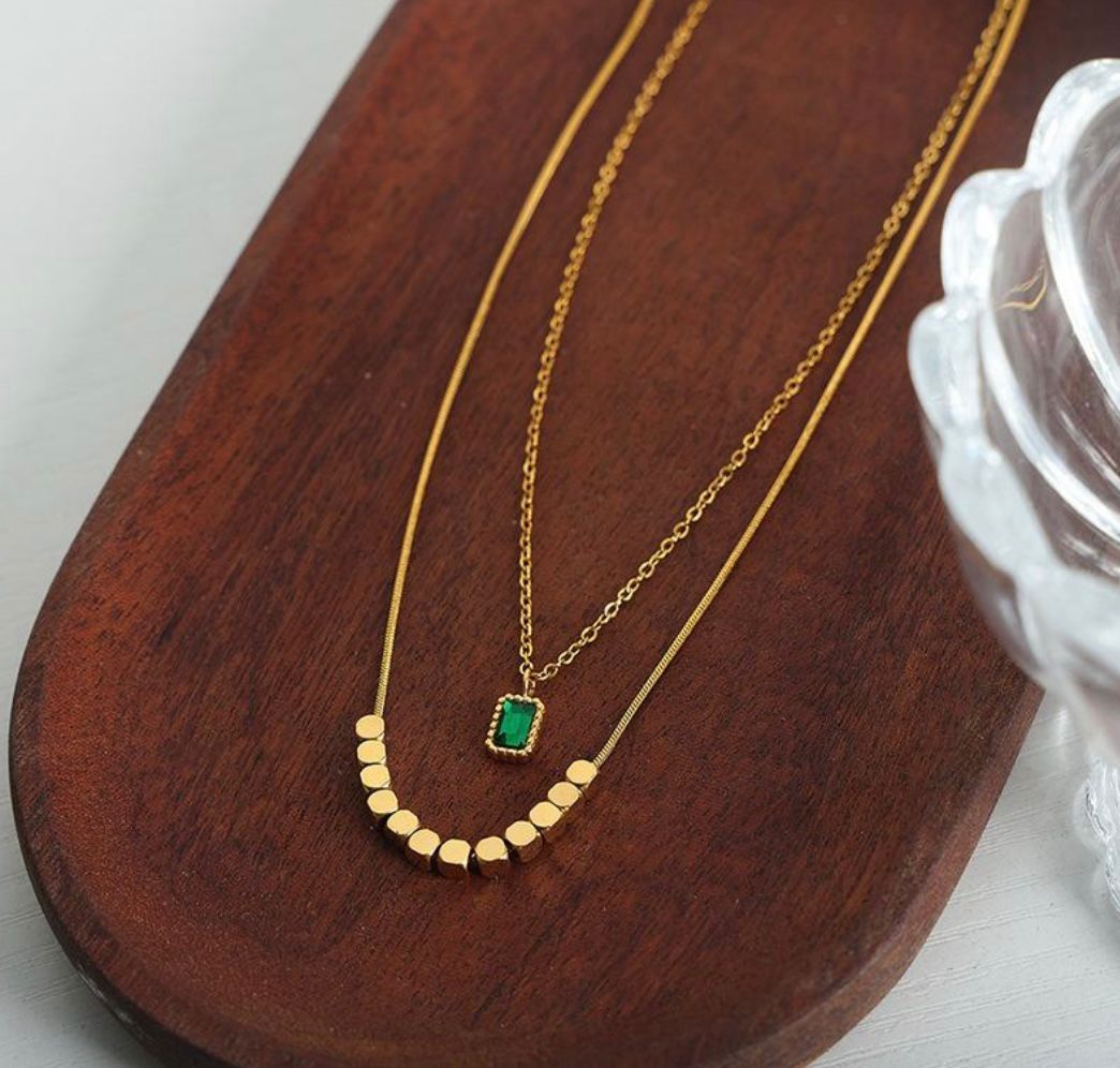GREEN STONE LAYERED NECKLACE
