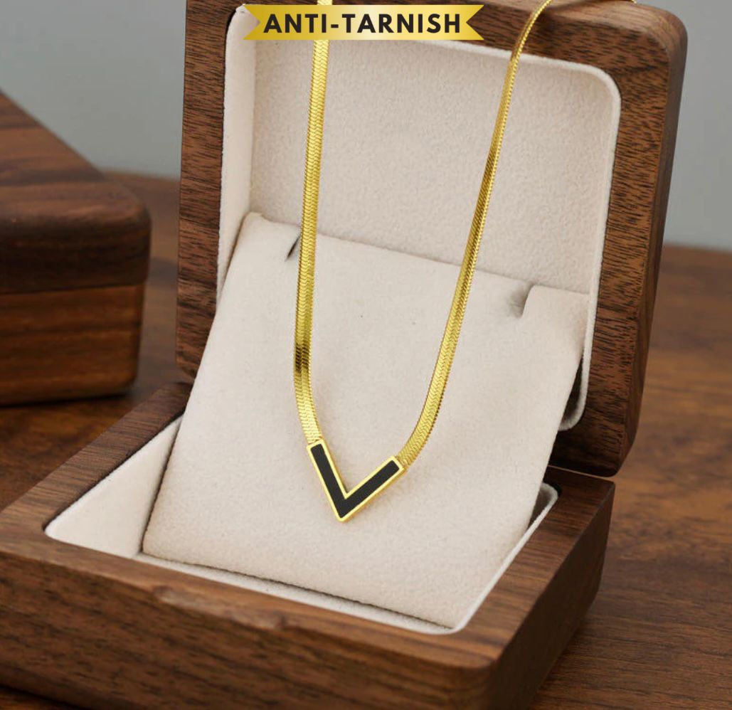 JOINT V PENDANT NECKLACE