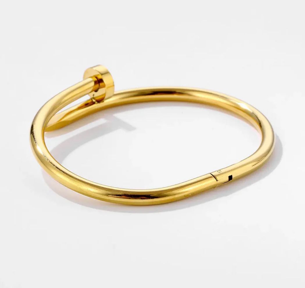CLASSIC NAIL ANTI TARNISH GOLD PLATED BRACELET