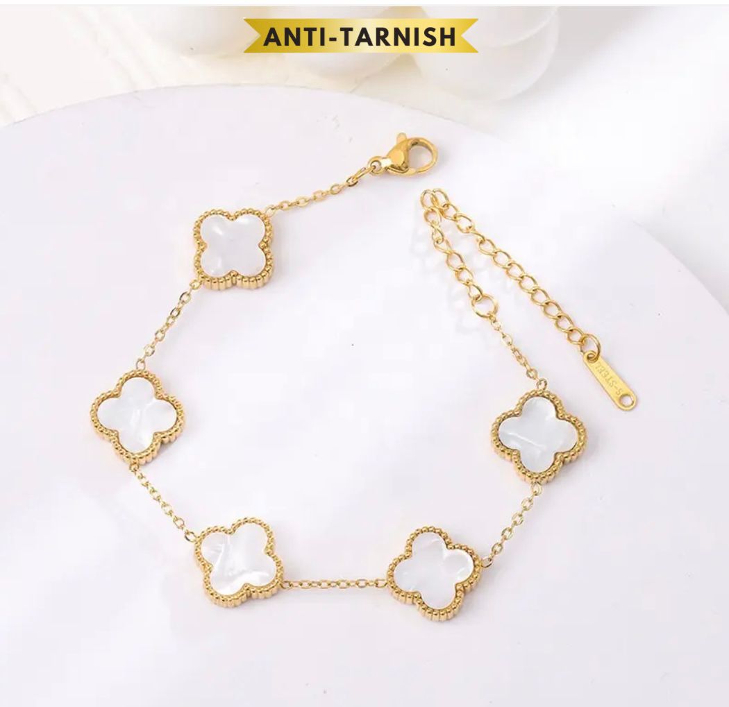 WHITE LUCKY CLOVER BRACELET