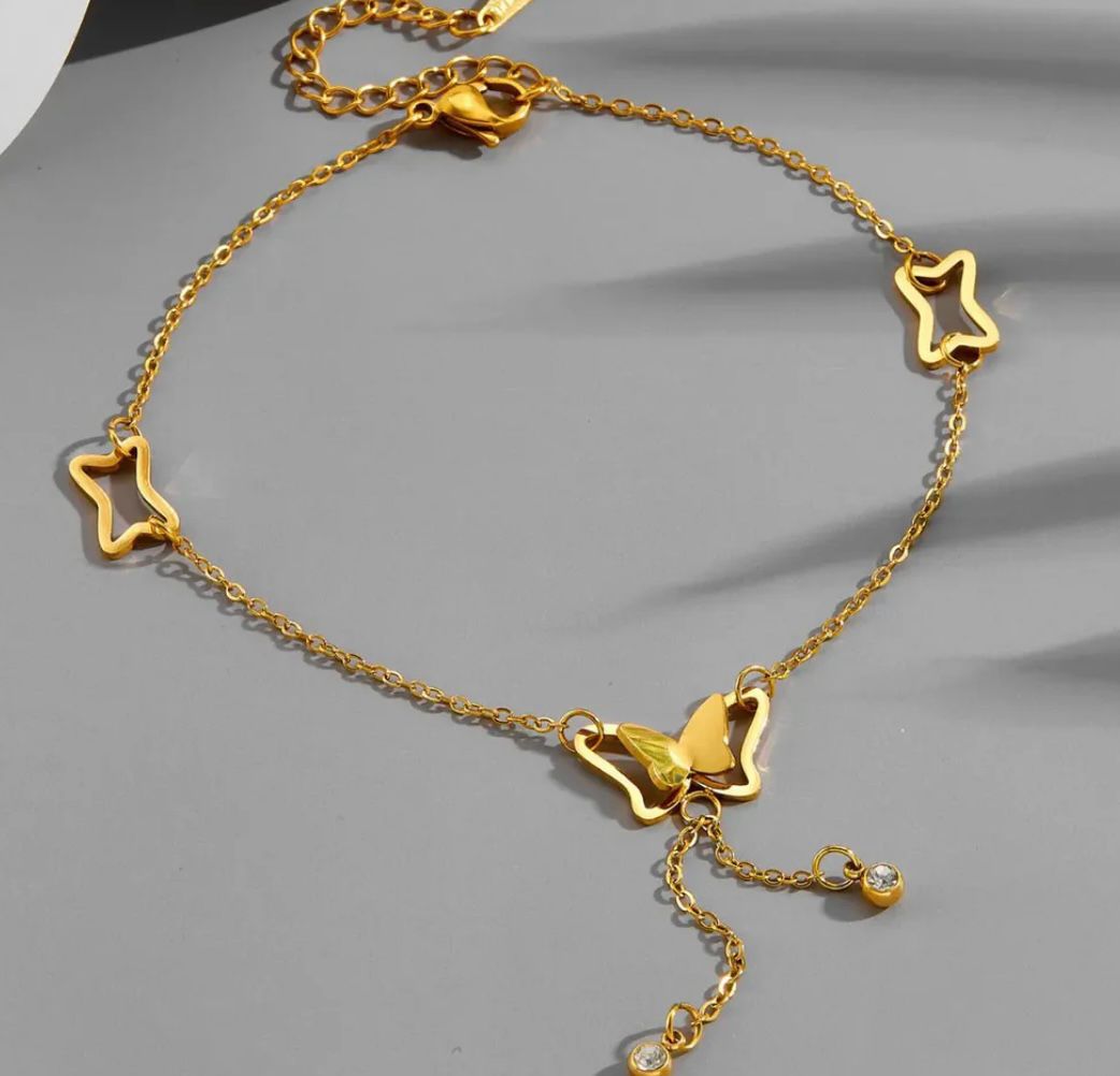 BUTTERFLY HOLLOW CHARM BRACELET