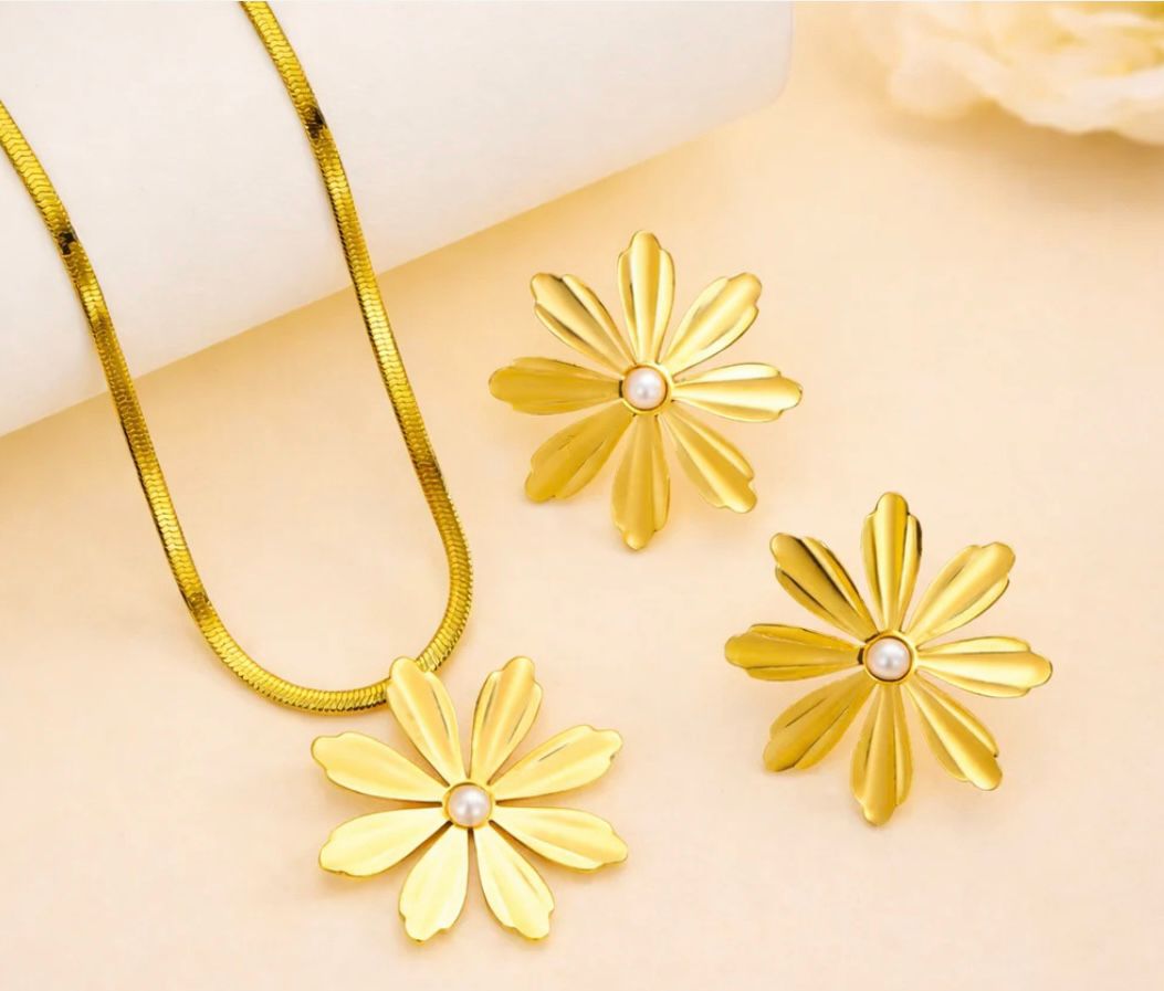 ANTI - TARNISH GOLD FLORAL NECKLACE &amp; EARRINGS SET