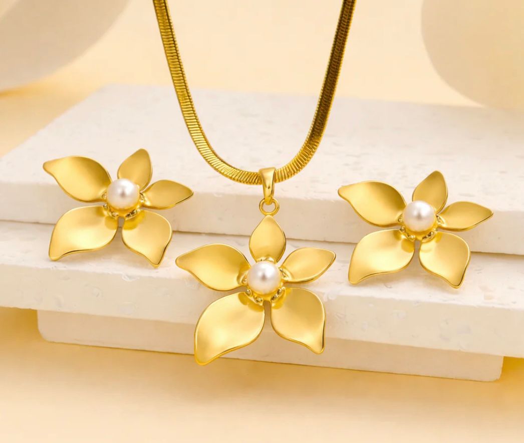 CLASSIC FIVE PETAL NECKLACE &amp; EARRING SET